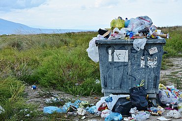 Vánoční dárky, které ničí planetu - odvrácená strana rychlé módy