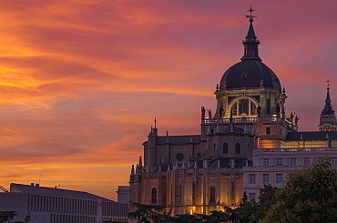 Španělsko zasáhl celostátní výpadek proudu, zastavilo se metro i vlaky