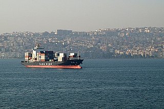 Čínské tankery obvykle převážející venezuelskou ropu dle Reuters změnily kurz