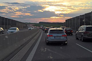 Jak souvisí potíže německého automobilového průmyslu a „zákaz“ spalovacích motorů