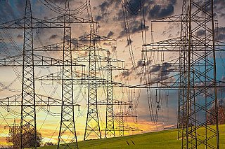 Jak se politici staví k energetice? K levnější elektřině pomůže zestátnění ČEZ, průmyslu uleví opuštění emisních povolenek