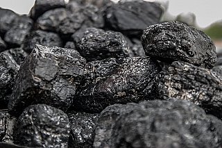 Poľská vláda poprela opozičné tvrdenia o dovoze ruského uhlia